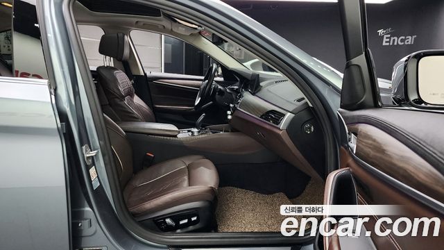 BMW 5-Series 520d xDrive Luxury Plus