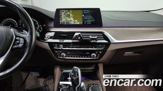 BMW 5-Series 520d xDrive Luxury Plus