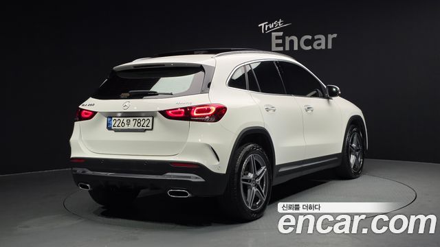 Mercedes-Benz GLA-Class GLA250 4MATIC