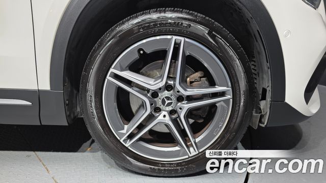 Mercedes-Benz GLA-Class GLA250 4MATIC