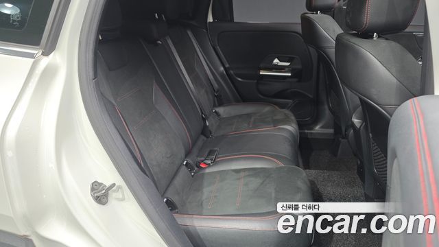Mercedes-Benz GLA-Class GLA250 4MATIC