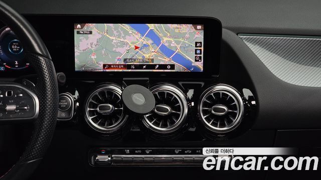 Mercedes-Benz GLA-Class GLA250 4MATIC