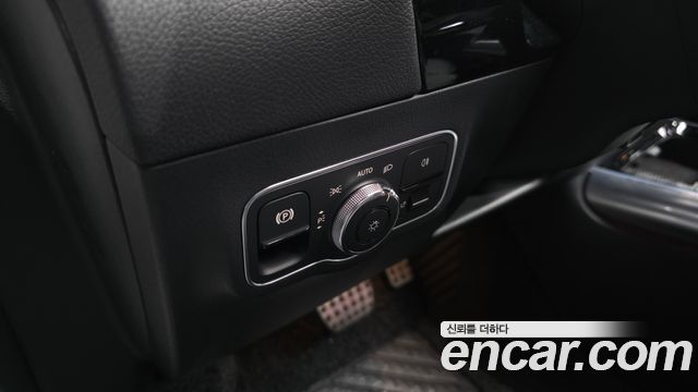 Mercedes-Benz GLA-Class GLA250 4MATIC