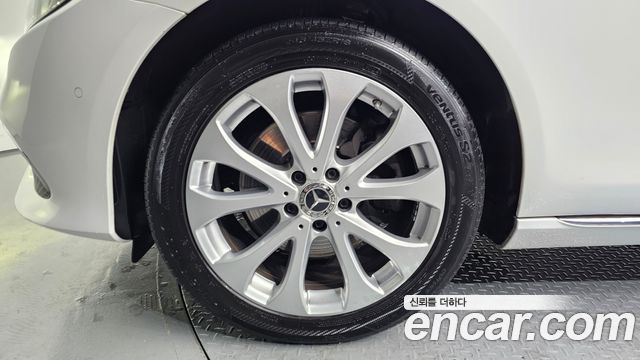 Mercedes-Benz E-Class E220d 4MATIC Exclusive