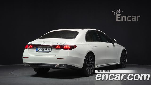 Mercedes-Benz E-Class E300 4MATIC Exclusive