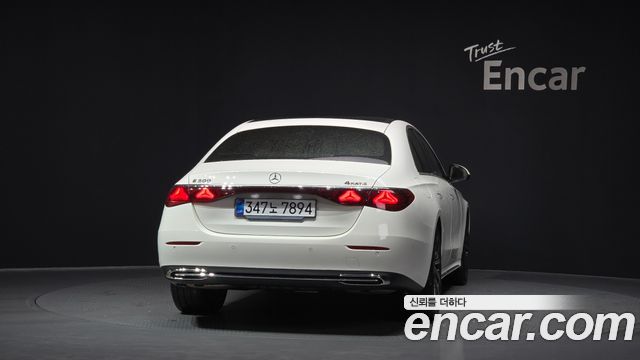 Mercedes-Benz E-Class E300 4MATIC Exclusive