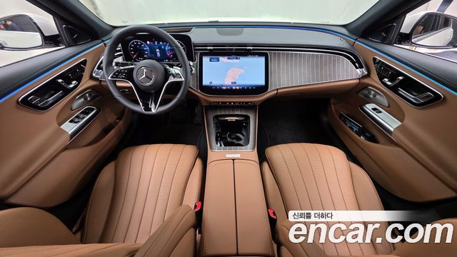 Mercedes-Benz E-Class E300 4MATIC Exclusive