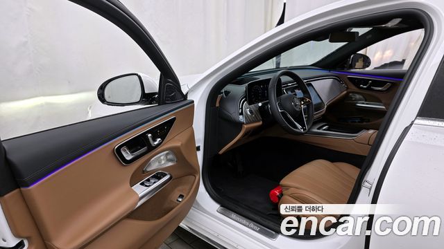 Mercedes-Benz E-Class E300 4MATIC Exclusive