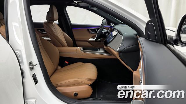 Mercedes-Benz E-Class E300 4MATIC Exclusive