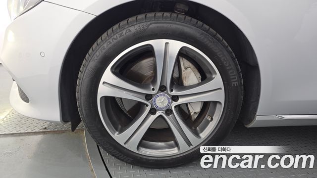 Mercedes-Benz E-Class E300 AV Intelligent Drive