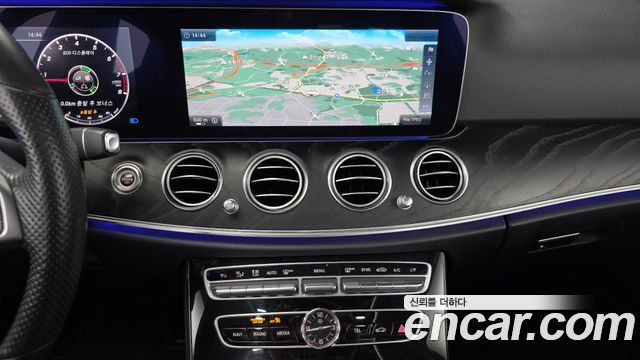 Mercedes-Benz E-Class E300 AV Intelligent Drive