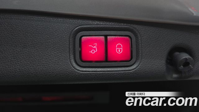Mercedes-Benz E-Class E300 AV Intelligent Drive