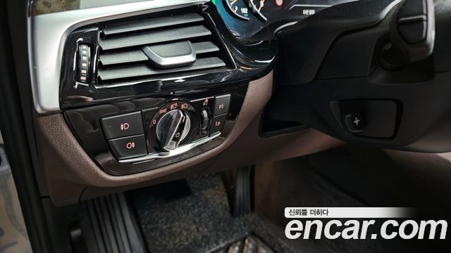 BMW 5-Series 540i xDrive Luxury Plus