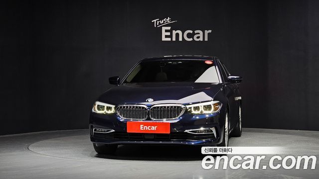 BMW 5-Series 520i Luxury