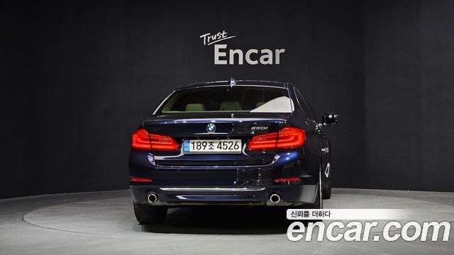 BMW 5-Series 520i Luxury