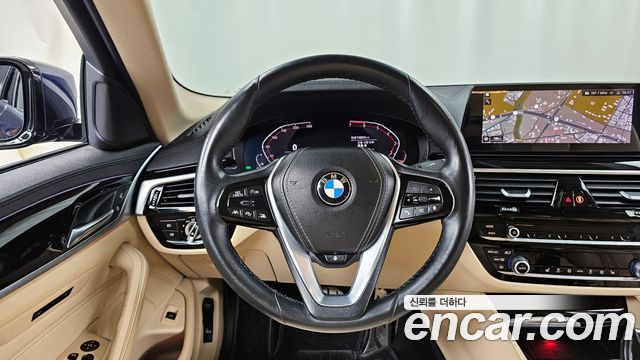 BMW 5-Series 520i Luxury