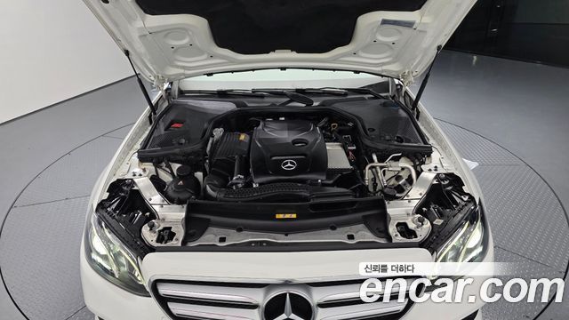 Mercedes-Benz E-Class E200 Avantgarde