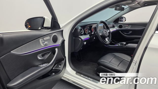 Mercedes-Benz E-Class E200 Avantgarde