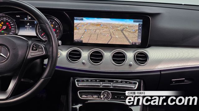 Mercedes-Benz E-Class E200 Avantgarde