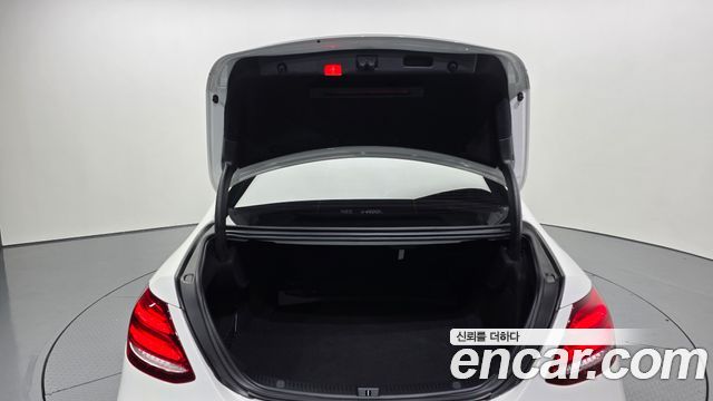 Mercedes-Benz E-Class E200 Avantgarde