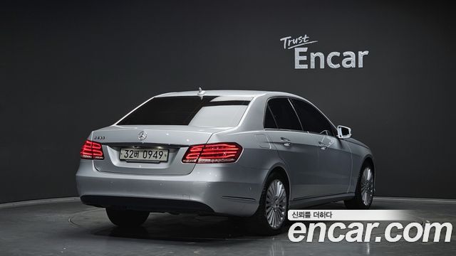 Mercedes-Benz E-Class E300 Elegance