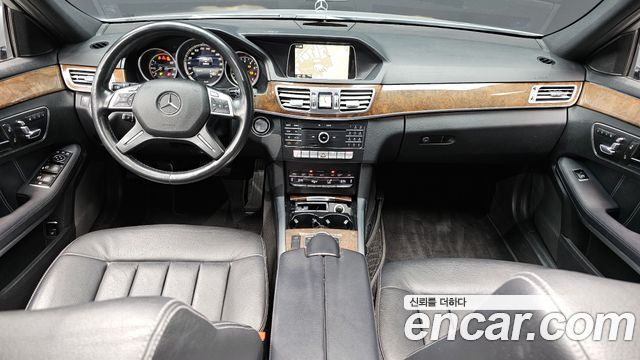 Mercedes-Benz E-Class E300 Elegance