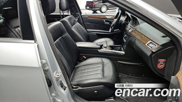 Mercedes-Benz E-Class E300 Elegance