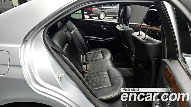 Mercedes-Benz E-Class E300 Elegance