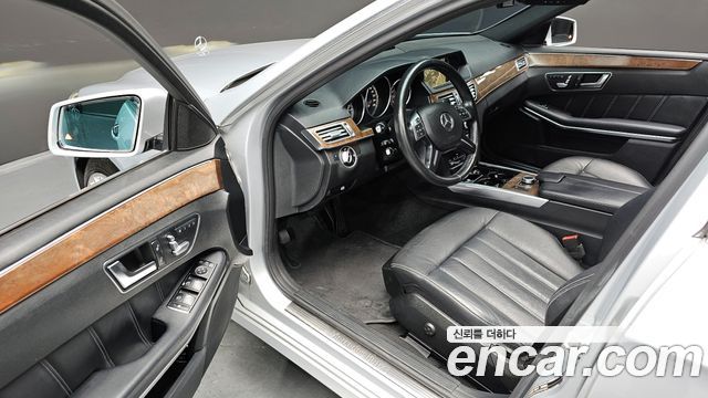 Mercedes-Benz E-Class E300 Elegance