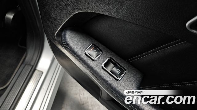 Mercedes-Benz E-Class E300 Elegance