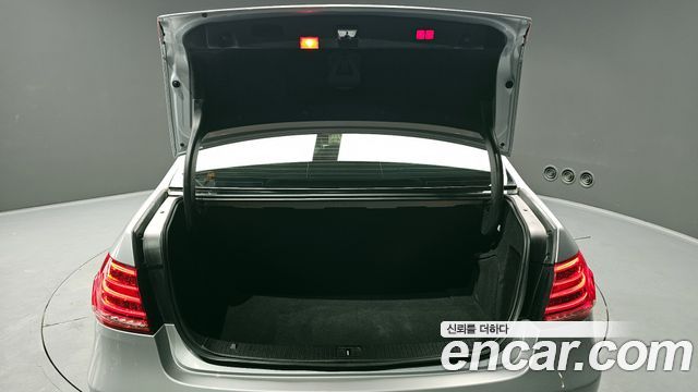 Mercedes-Benz E-Class E300 Elegance