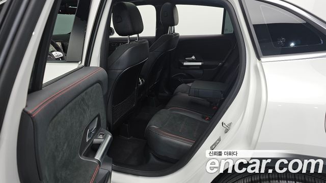 Mercedes-Benz GLA-Class GLA250 4MATIC