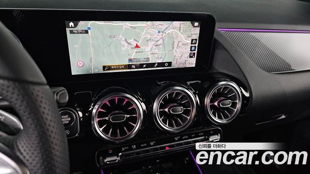 Mercedes-Benz GLA-Class GLA250 4MATIC