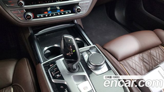 BMW 7-Series 740Li xDrive M Sport Package