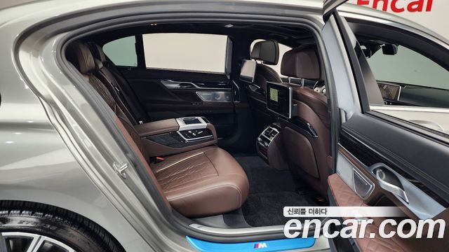 BMW 7-Series 740Li xDrive M Sport Package