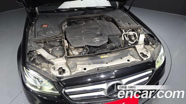 Mercedes-Benz E-Class E220d 4MATIC Avantgarde