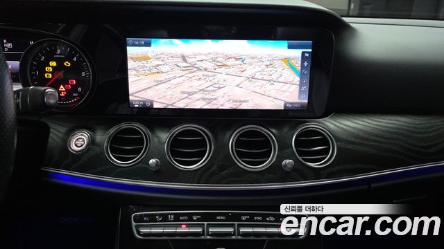 Mercedes-Benz E-Class E220d 4MATIC Avantgarde