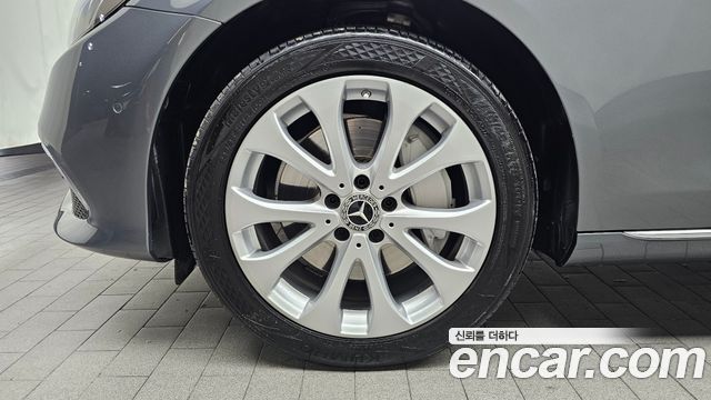 Mercedes-Benz E-Class E300 Exclusive