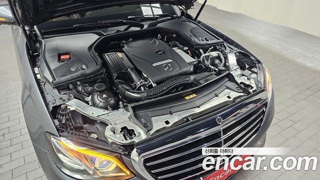 Mercedes-Benz E-Class E300 Exclusive