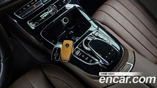 Mercedes-Benz E-Class E300 Exclusive