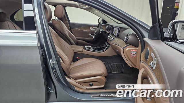 Mercedes-Benz E-Class E300 Exclusive
