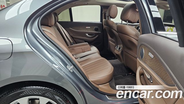 Mercedes-Benz E-Class E300 Exclusive