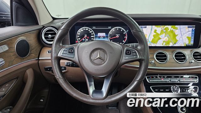 Mercedes-Benz E-Class E300 Exclusive