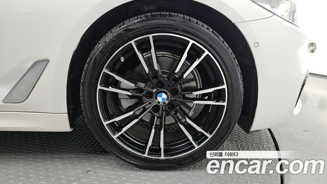 BMW 5-Series 520d xDrive M Sport Package