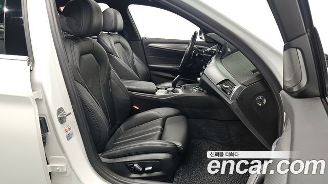 BMW 5-Series 520d xDrive M Sport Package