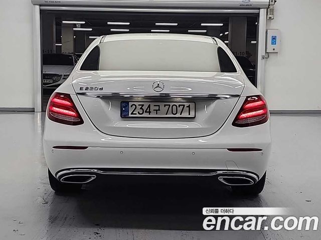 Mercedes-Benz E-Class E220d Avantgarde