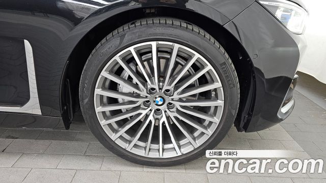 BMW 7-Series 740i Design Pure Excellence