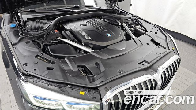 BMW 7-Series 740i Design Pure Excellence