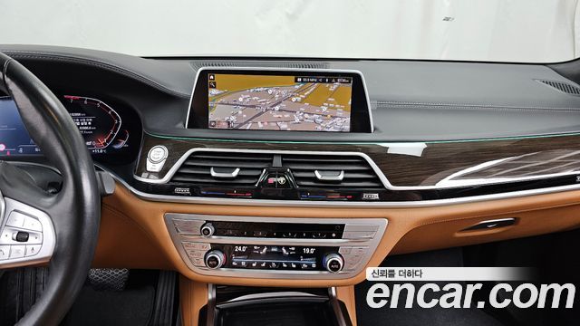 BMW 7-Series 740i Design Pure Excellence