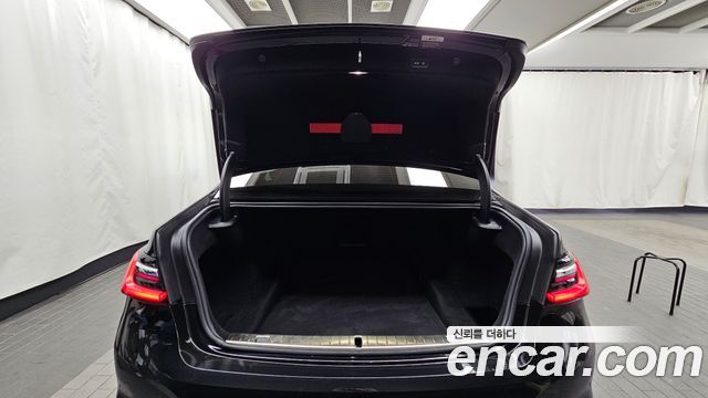 BMW 7-Series 740i Design Pure Excellence